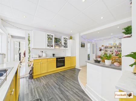 Kitchen / Breakfast