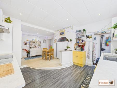 Kitchen / Breakfast