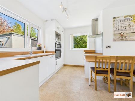 Kitchen / Breakfast Room