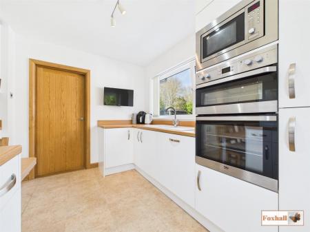 Kitchen / Breakfast Room