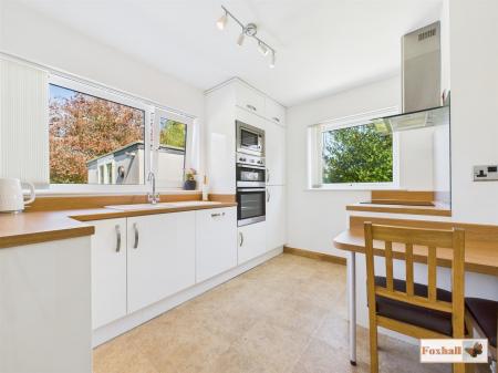 Kitchen / Breakfast Room