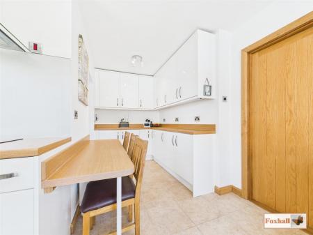 Kitchen / Breakfast Room