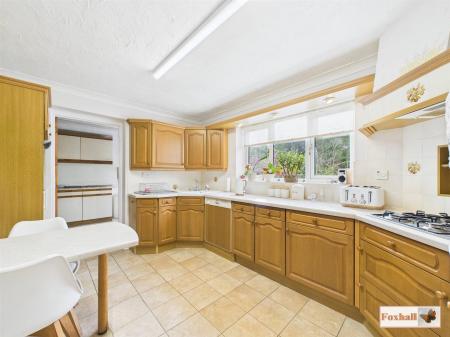 Intoto Kitchen Breakfast Room