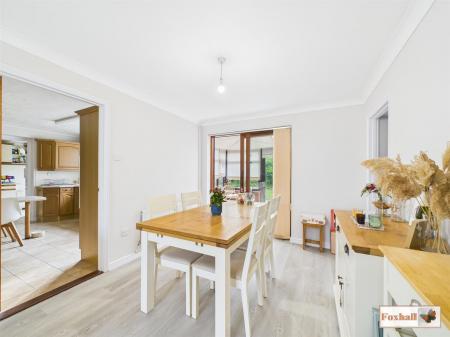 Lounge /Dining Room