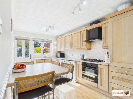 Kitchen / Breakfast Room