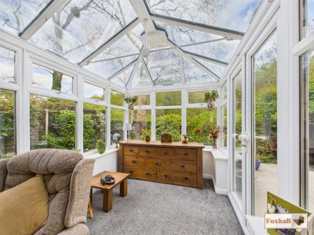 Snug / Sunroom