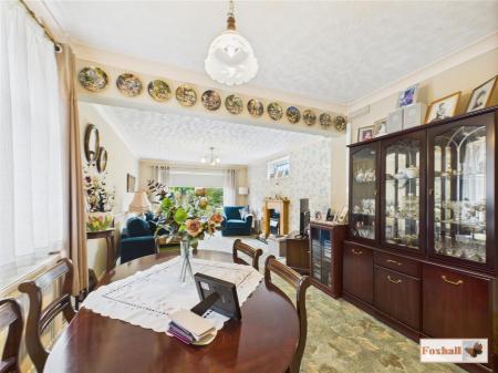 Lounge/Dining Room