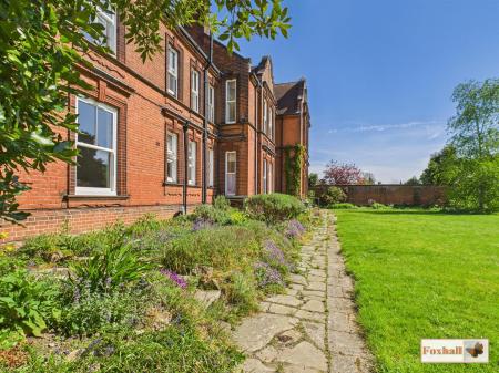 Rear Communal Garden