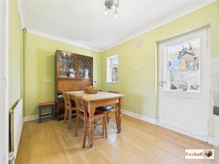 Kitchen/Dining area
