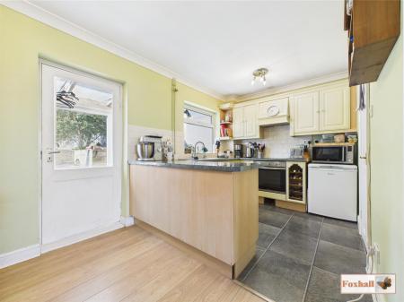 Kitchen/Dining area