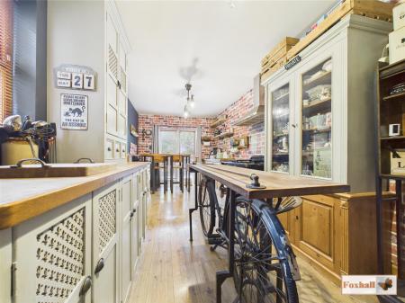 Kitchen/Breakfast Room