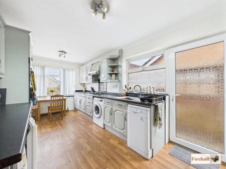 Kitchen / Breakfast Room