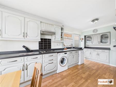 Kitchen / Breakfast Room