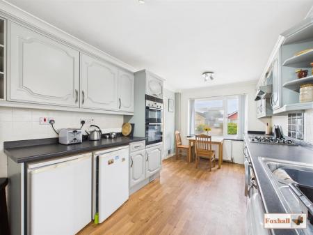 Kitchen / Breakfast Room