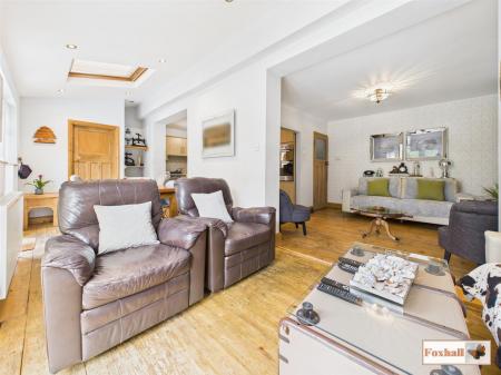 Dining/Snug Area