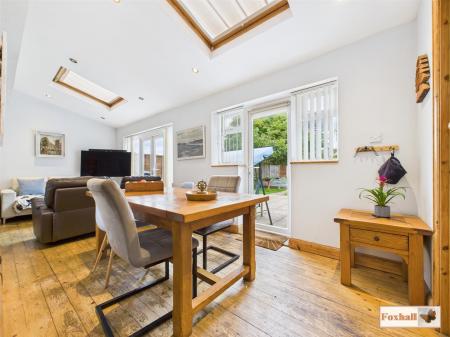 Dining/Snug Area