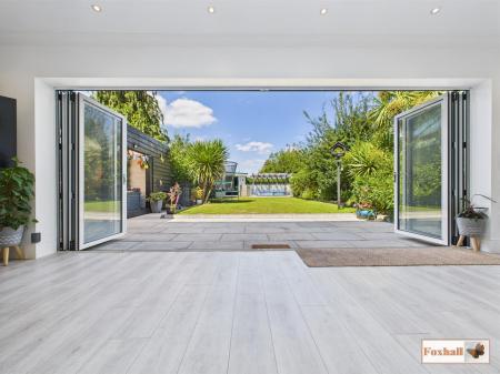 Living / Dining Area