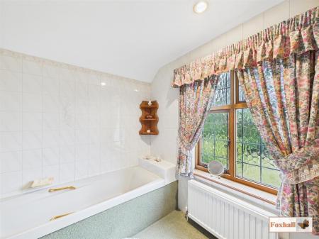 En-suite Bathroom