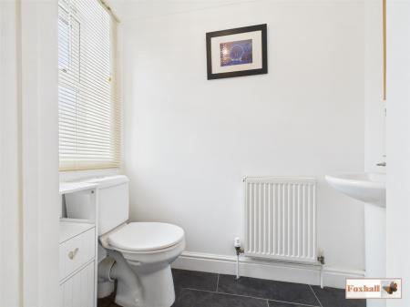 Cloak Room / W.C