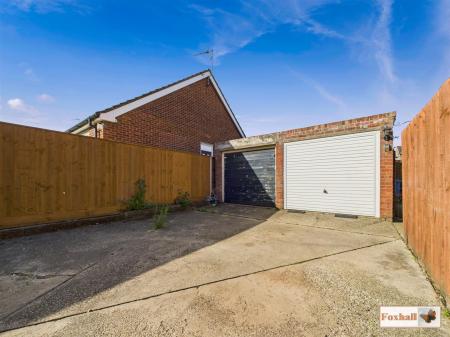 Garage & Parking