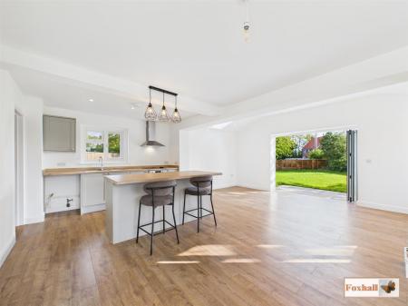 Kitchen / Diner / Breakfast / Lounge Area