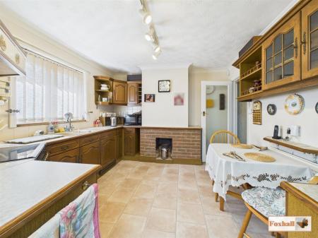 Kitchen / Breakfast Room