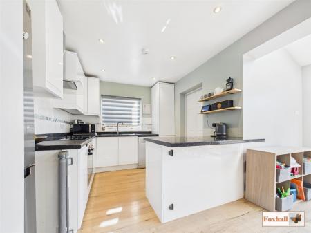 Open Plan Kitchen/ Dining / Living space