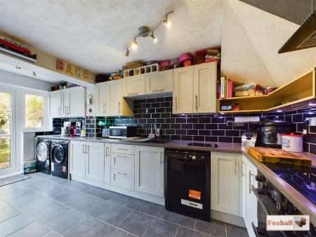 Extended Kitchen/Breakfast Room