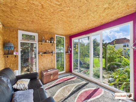 Summer House / Office