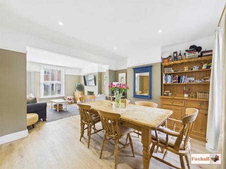 Lounge / Dining Room