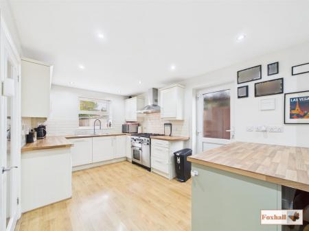Kitchen / Breakfast Room