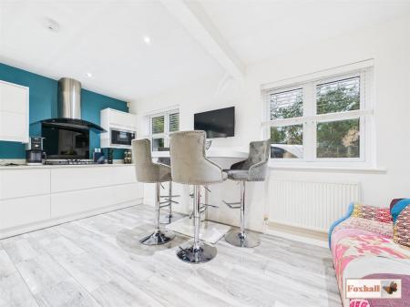 Kitchen / Breakfast Room