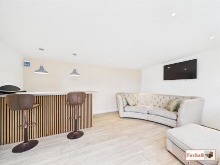 Bar / Cabin / Office