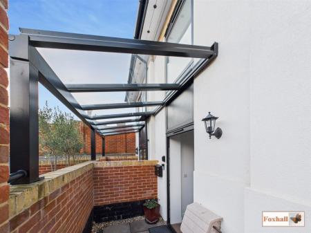 Front Area & Parking