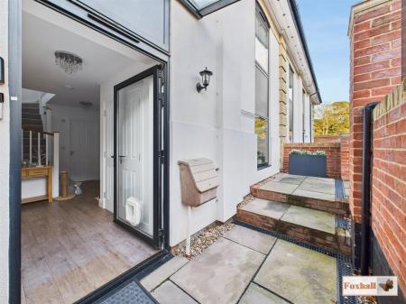 Front Area & Parking