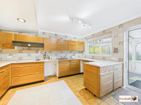 Kitchen / Breakfast Room