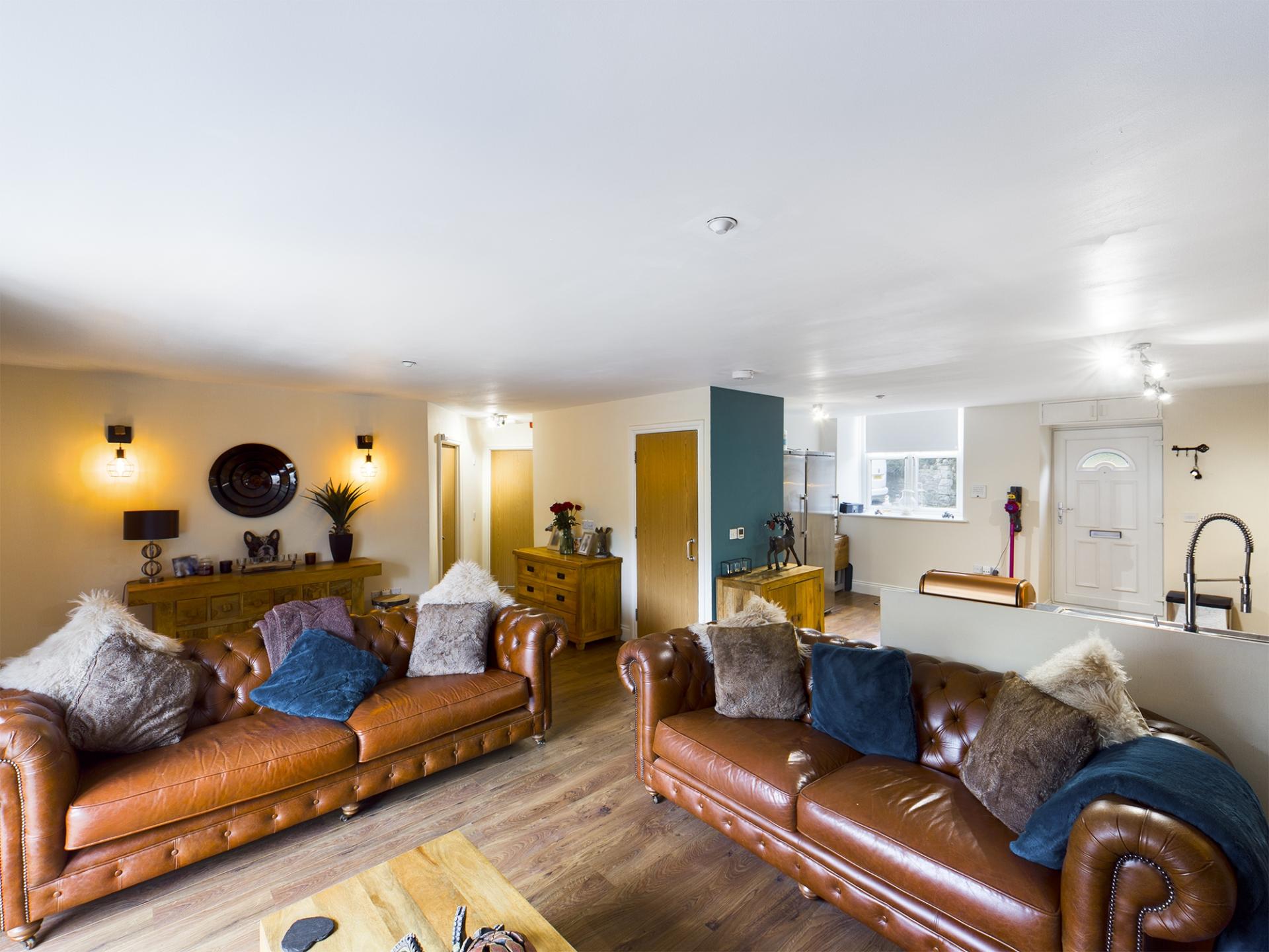 2 bedroom Flat for sale in Abergavenny