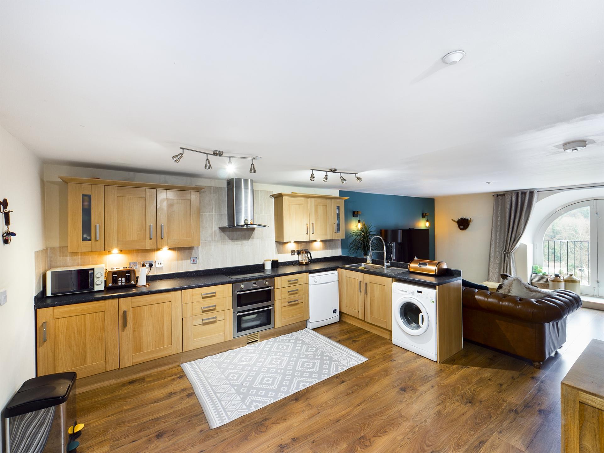 2 bedroom Flat for sale in Abergavenny