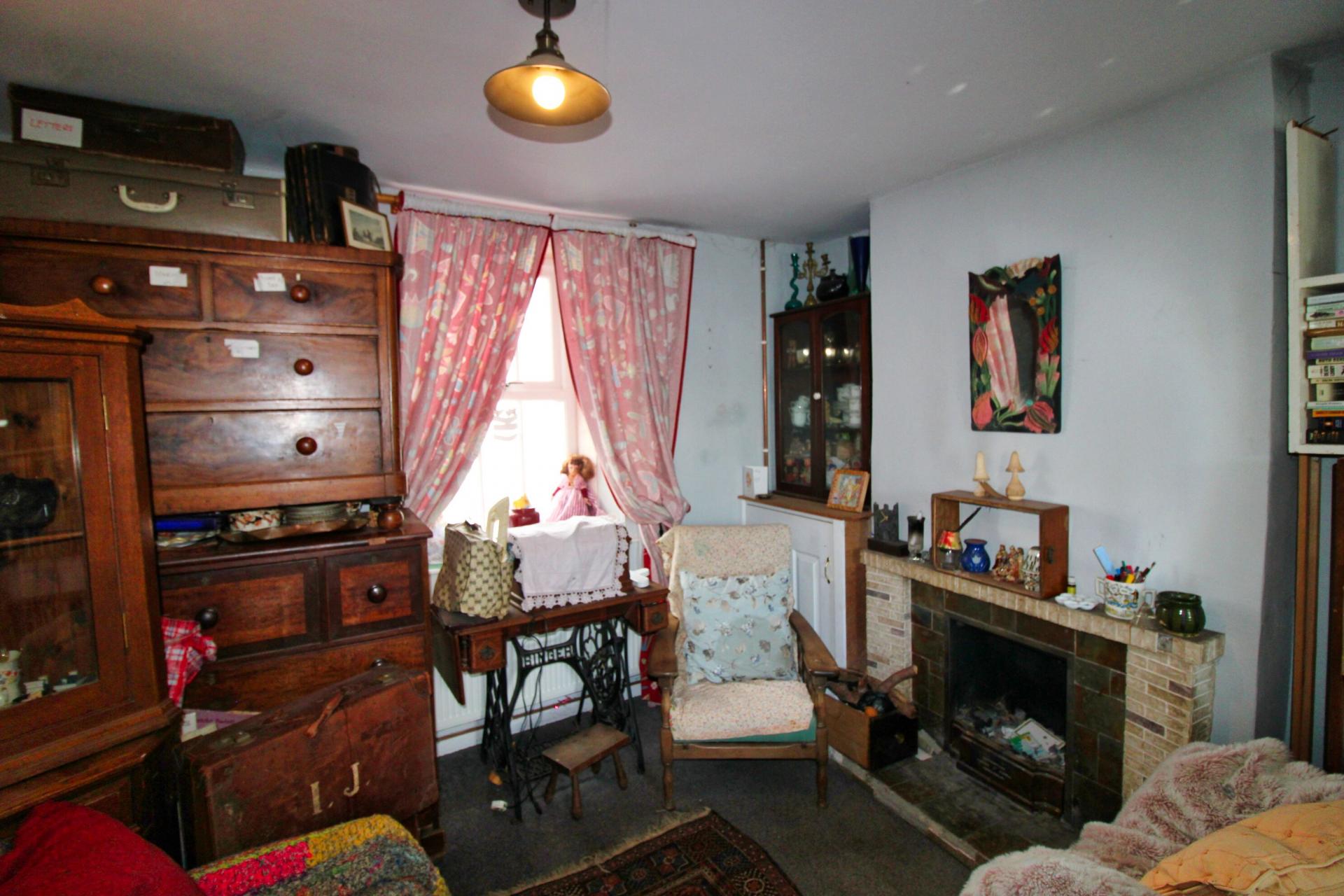 2 bedroom House for sale in Abergavenny