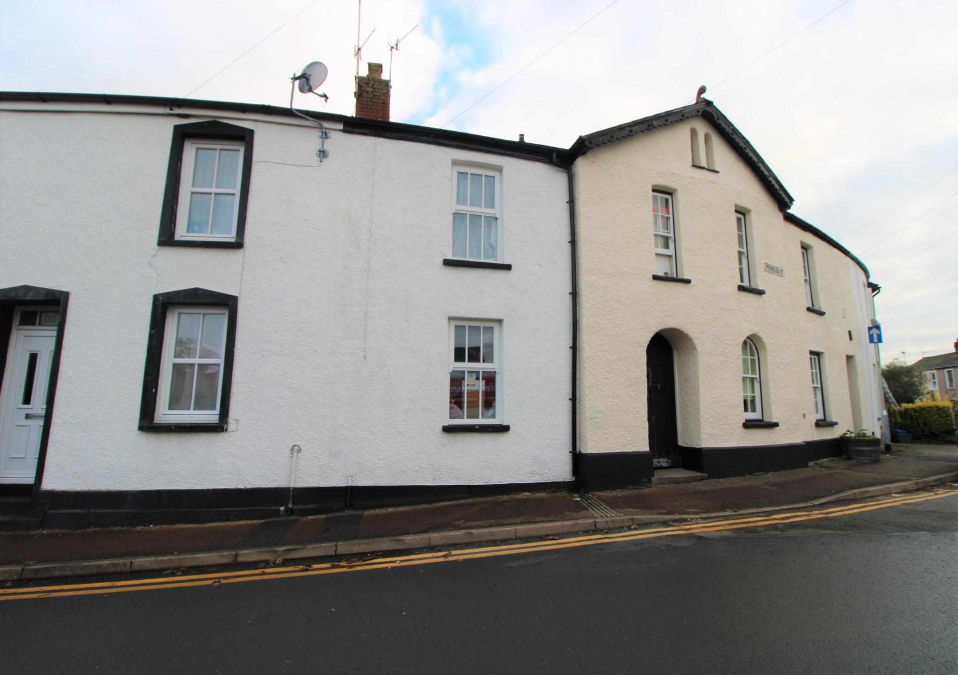2 bedroom House for sale in Abergavenny