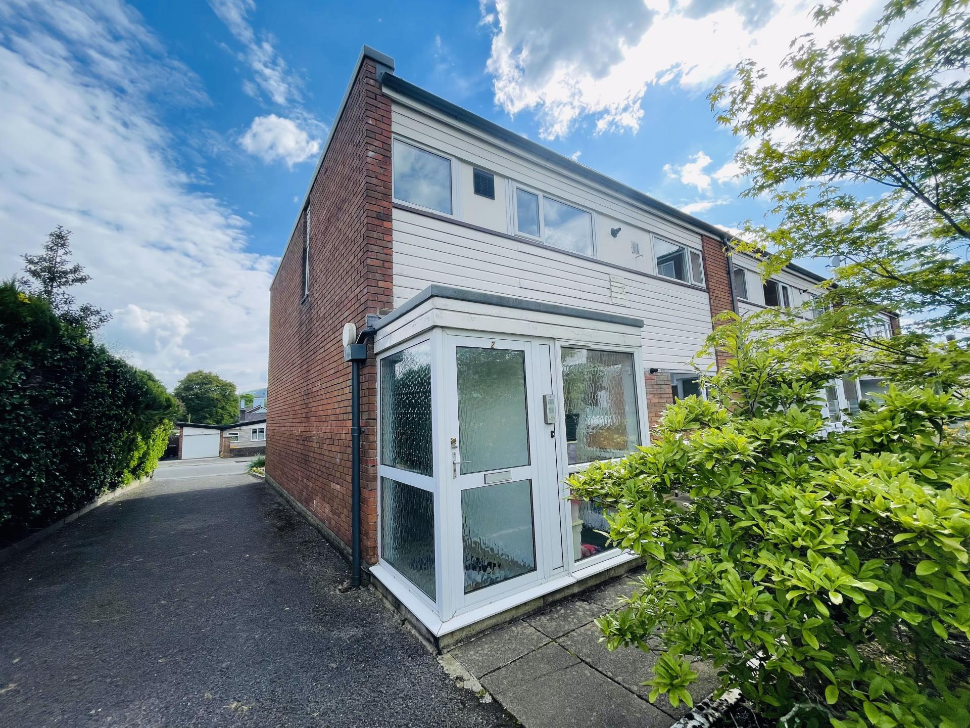 2 bedroom Flat for rent in Abergavenny