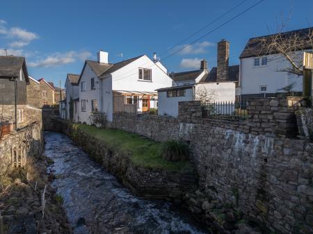 View from Onney Brook to the rear