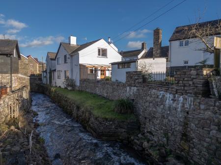 View from Onney Brook to the rear