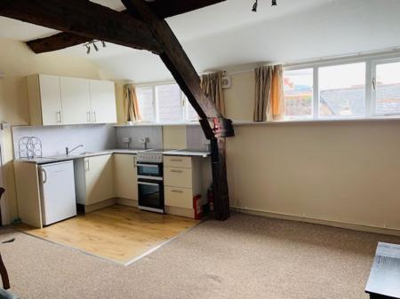 Open plan kitchen/dining/living