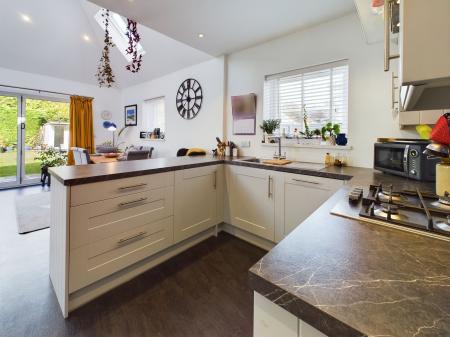 Open plan kitchen/living/dining room