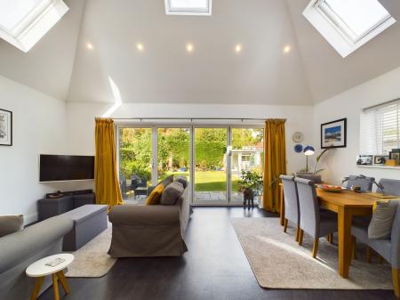 Open plan kitchen/living/dining room