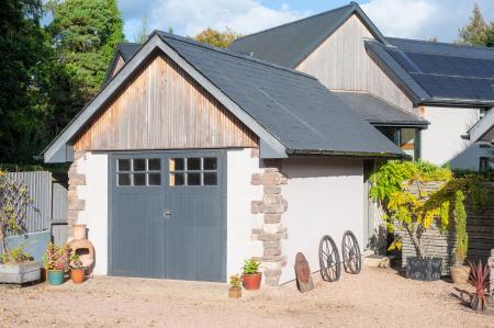 Garage & Parking