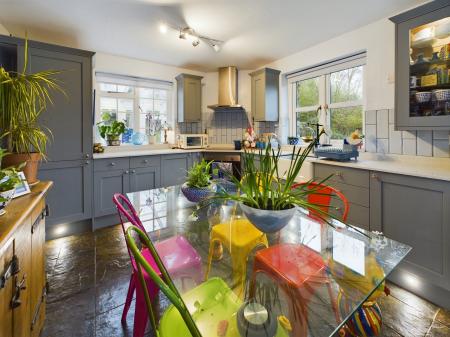 Kitchen/Breakfast Room