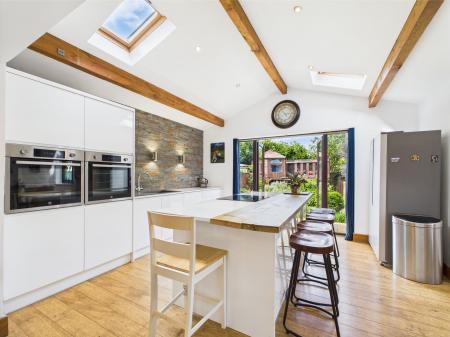 Kitchen/Family/Diner