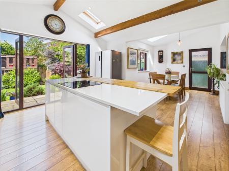 Kitchen/Family/Diner